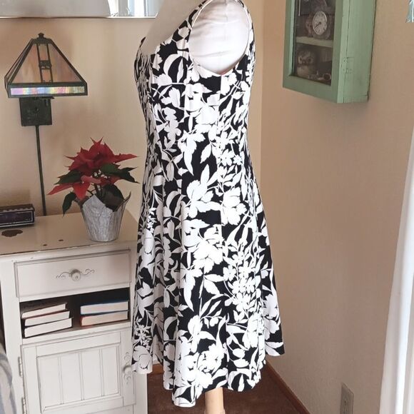 R & M Richards Black and White Dress - Picture 4 of 12
